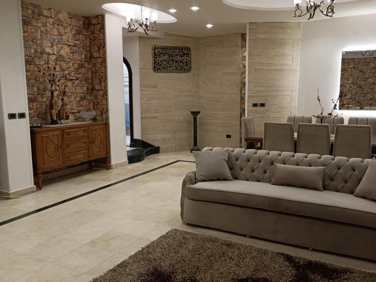 Apartamento افضل موقع علي النيل و ممشي اهل مصر و فندق سميراميس El Cairo