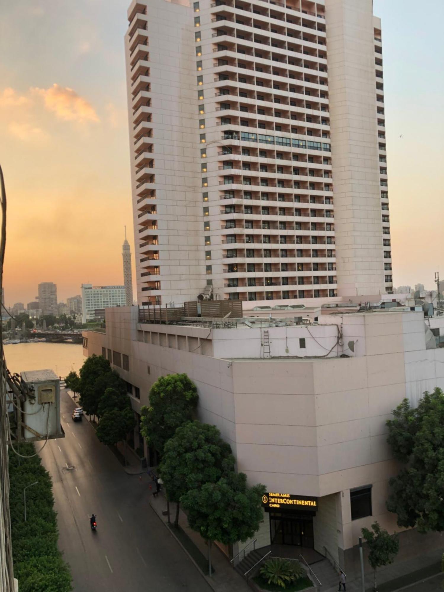 افضل موقع علي النيل و ممشي اهل مصر و فندق سميراميس Apartamento