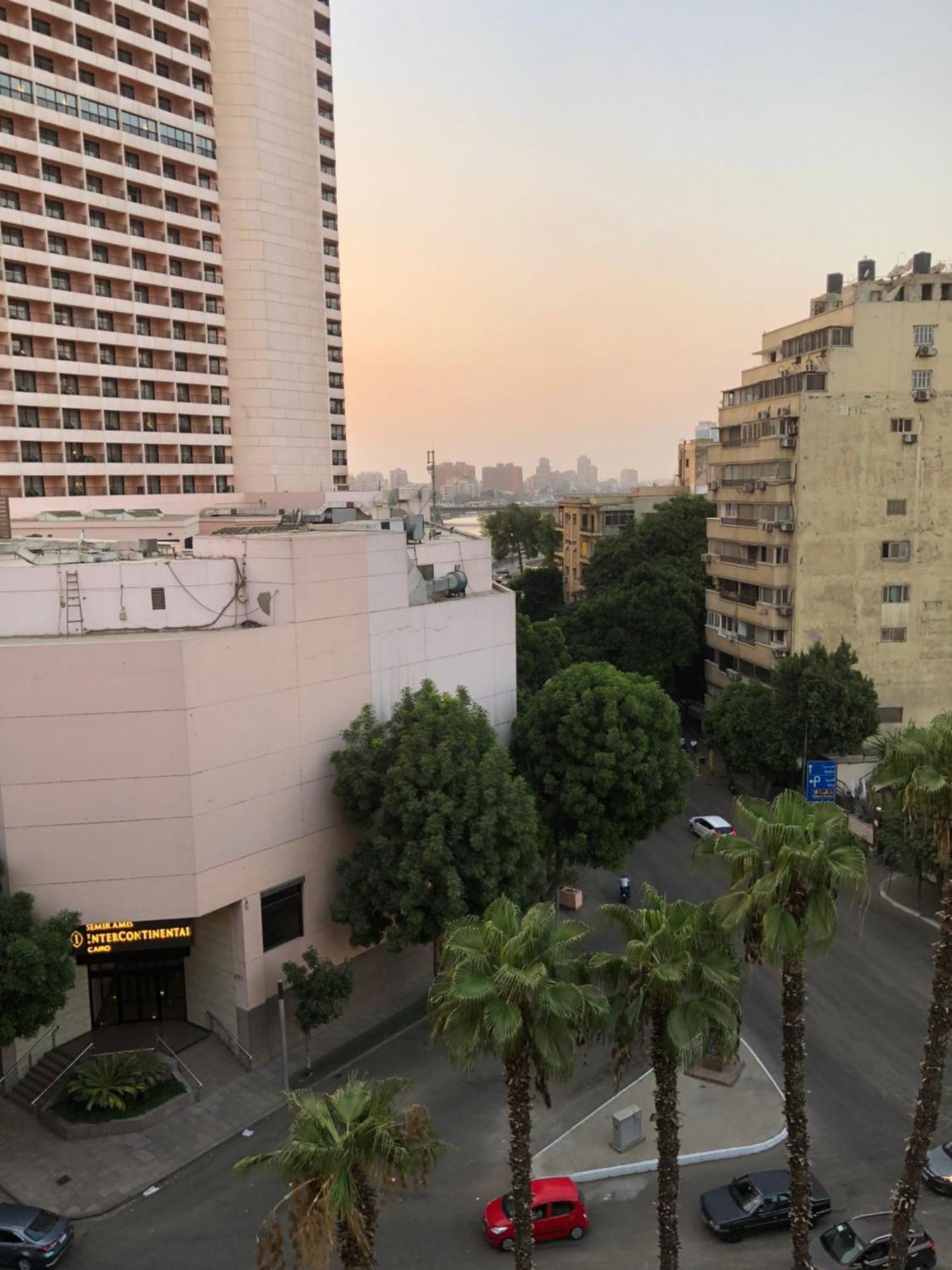 افضل موقع علي النيل و ممشي اهل مصر و فندق سميراميس Apartamento *